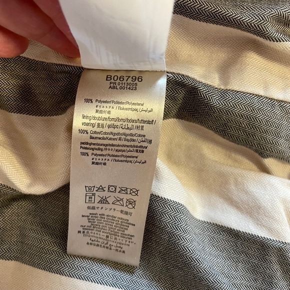 Burberry Puffy Vest (Baby) - Picture 5 of 11